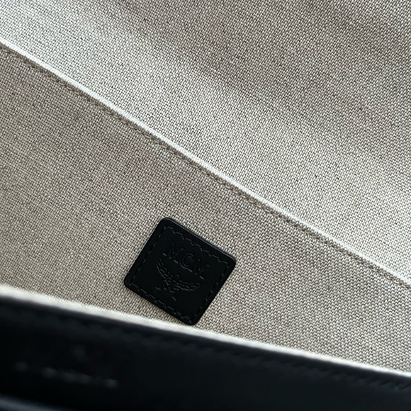 MCM Mode Travia collection canvas and leather crossbody messenger bag new COA - Picture 11 of 12